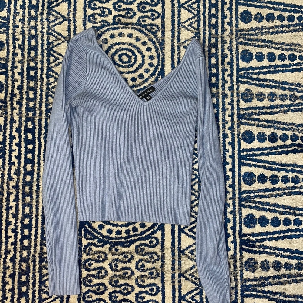 rare kendall and kylie top (not sold anymore)
